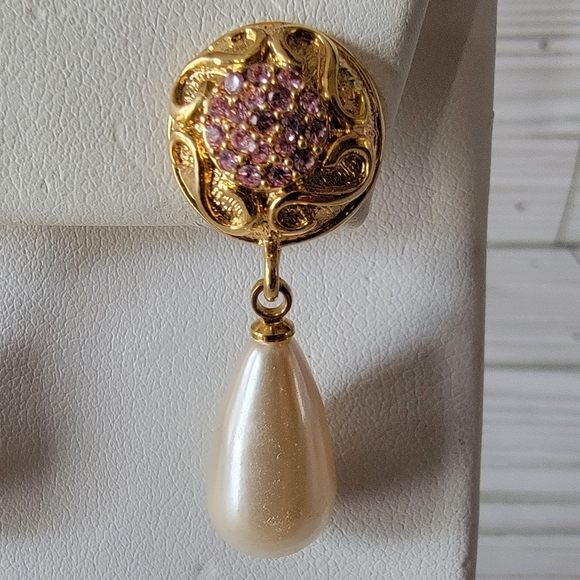 A9 Vintage Gold-tone & Faux Pearl Pierced Dangle Earrings - Picture 2 of 3